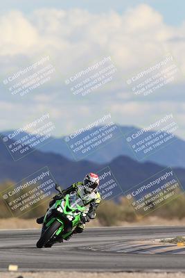 media/Nov-16-2025-Race Pace (Sun) [[8c5fa54630]]/Non Verified Riders (1st 20 Minutes)/5-Turn 15 (110pm)/